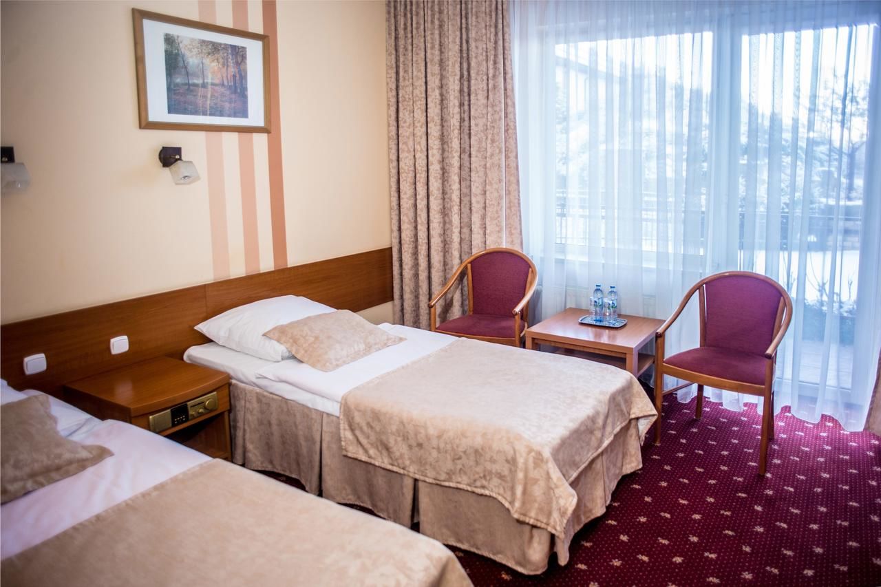 Отель Hotel Delicjusz Trzebaw